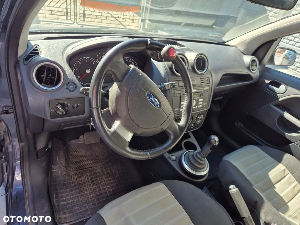 Ford Fiesta - 8