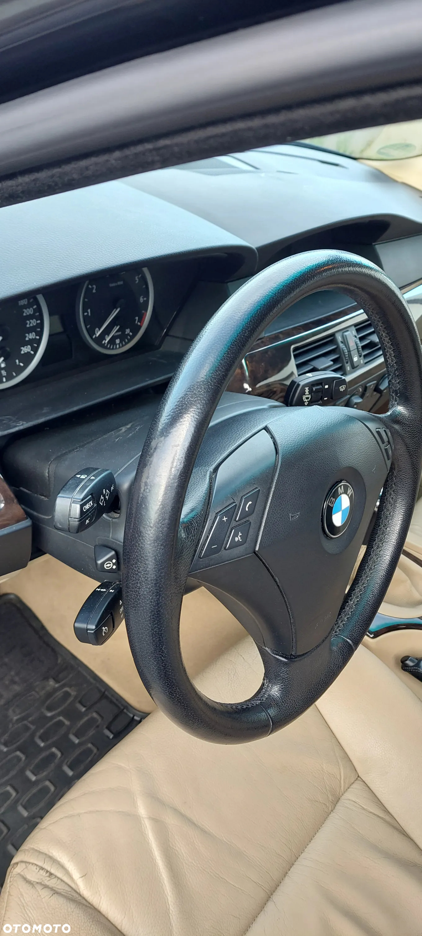 BMW Seria 5 530i - 28
