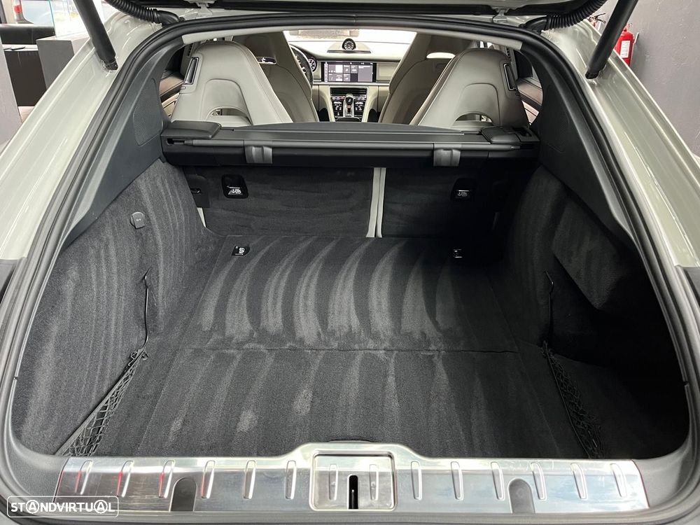 Porsche Panamera 4 S - 37