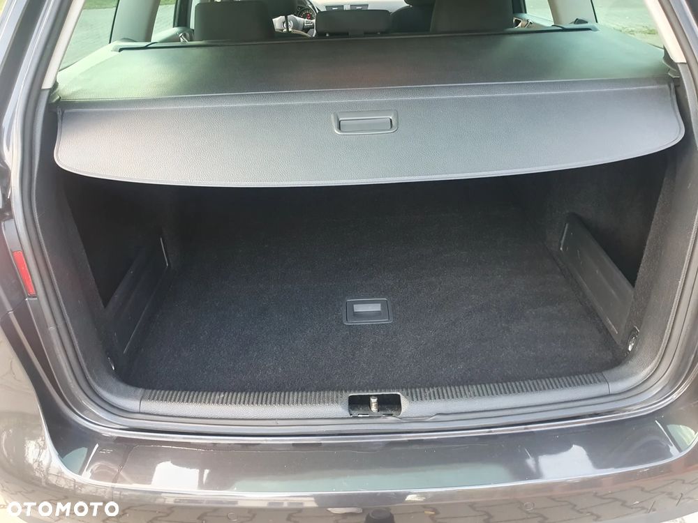 Volkswagen Passat 2.0 TDI DPF Sportline - 13