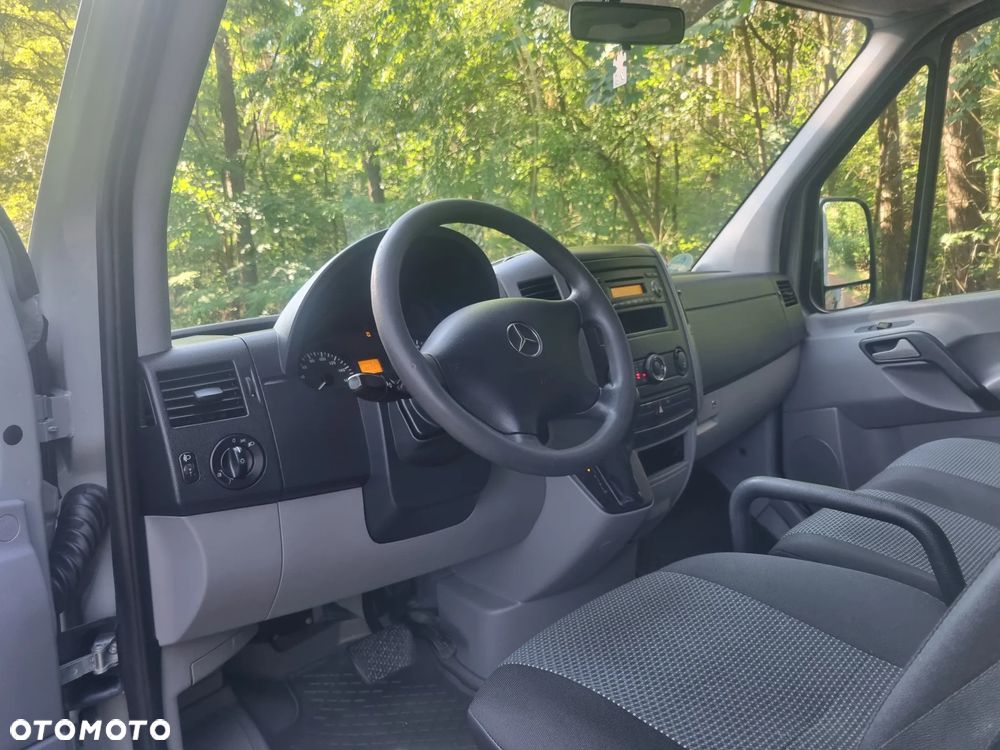 Mercedes-Benz Sprinter - 20