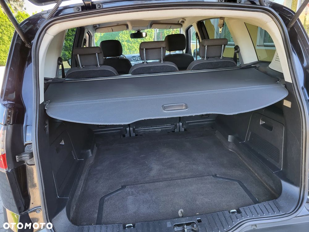 Ford S-Max - 17