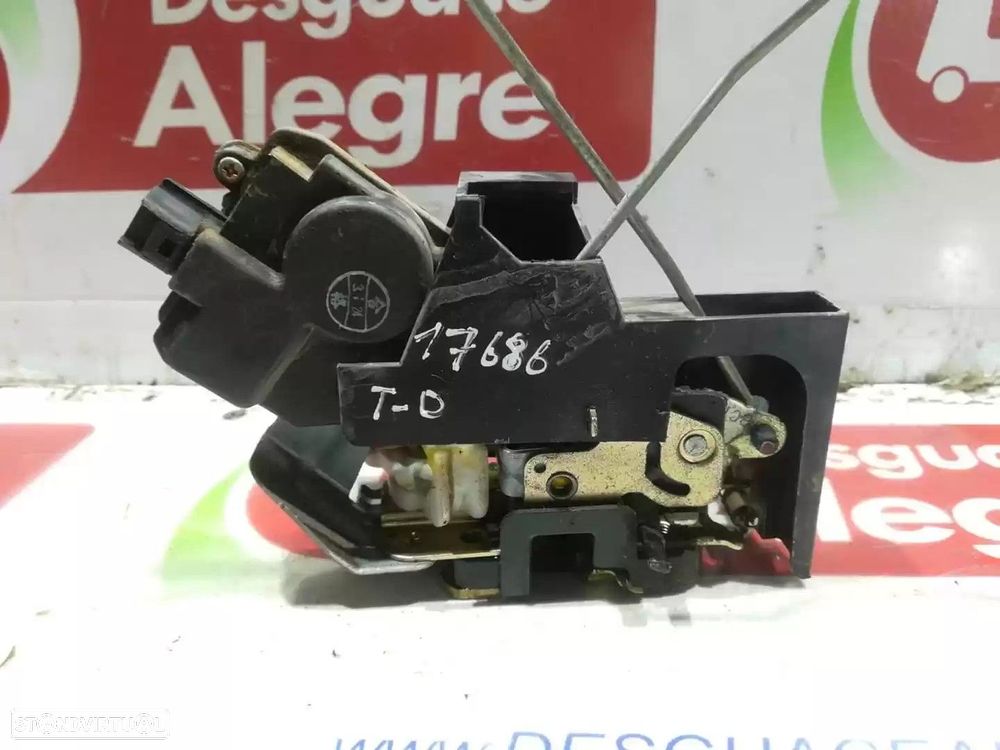 FECHADURA PORTA TRASEIRA DIREITA KIA RIO BREAK FAMILIAR 2004 - - 2