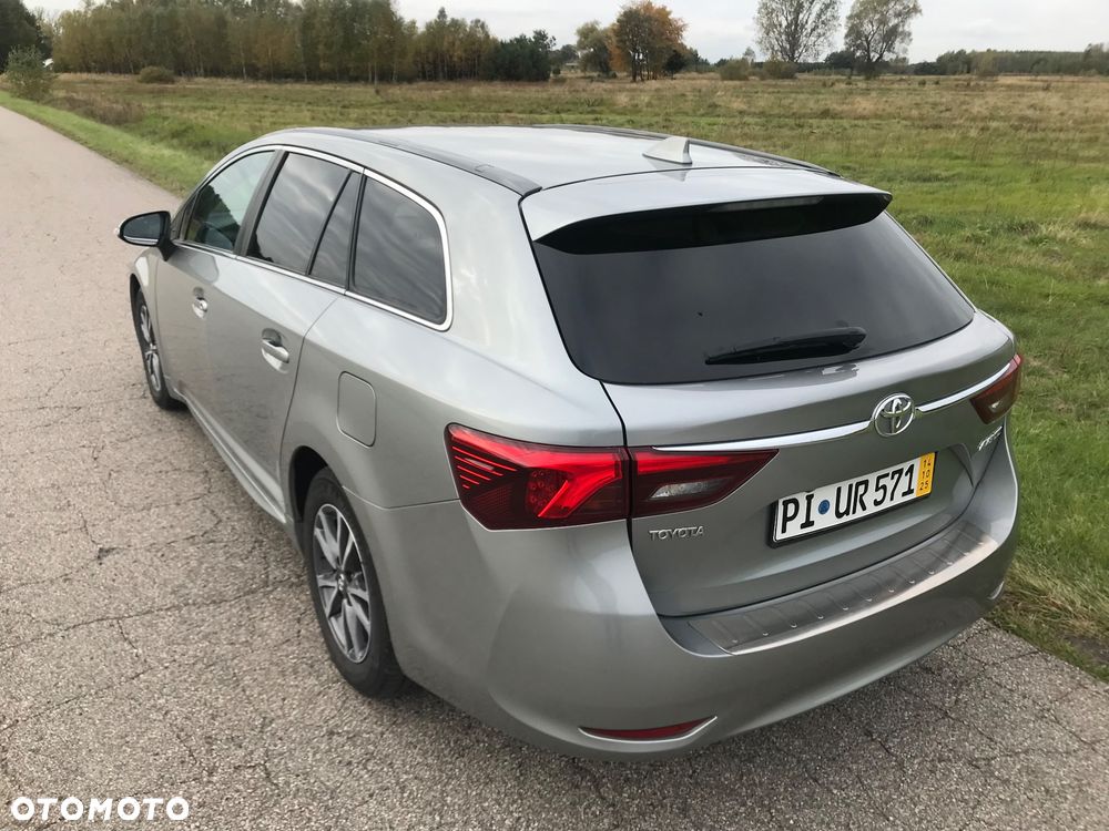 Toyota Avensis - 4