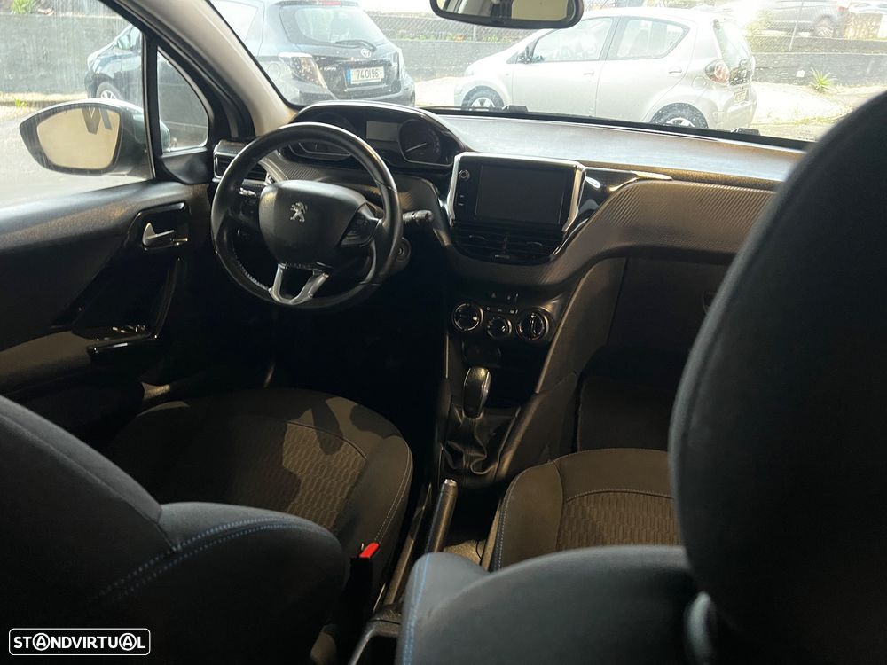 Peugeot 208 1.2 PureTech Style - 13