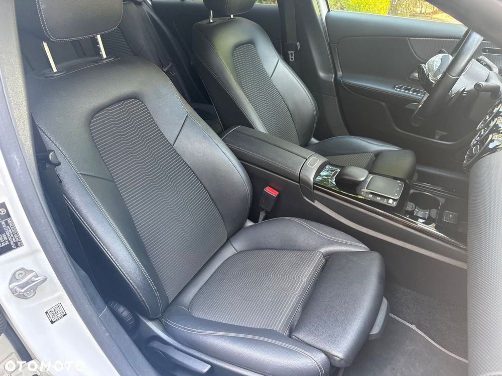 Mercedes-Benz Klasa A 180 Edycja specjalna 7G-DCT - 10