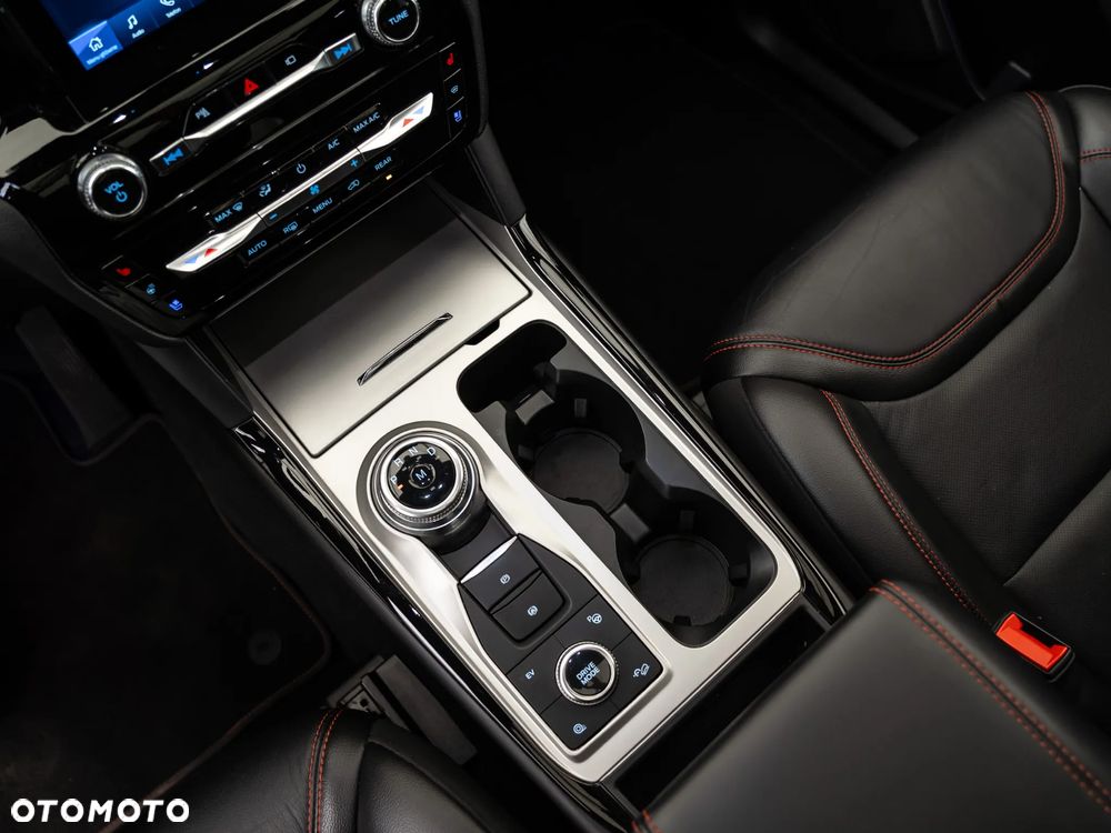 Ford Explorer - 25