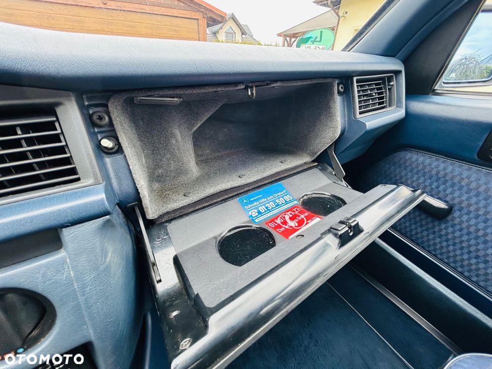 Mercedes-Benz W201 (190) - 11