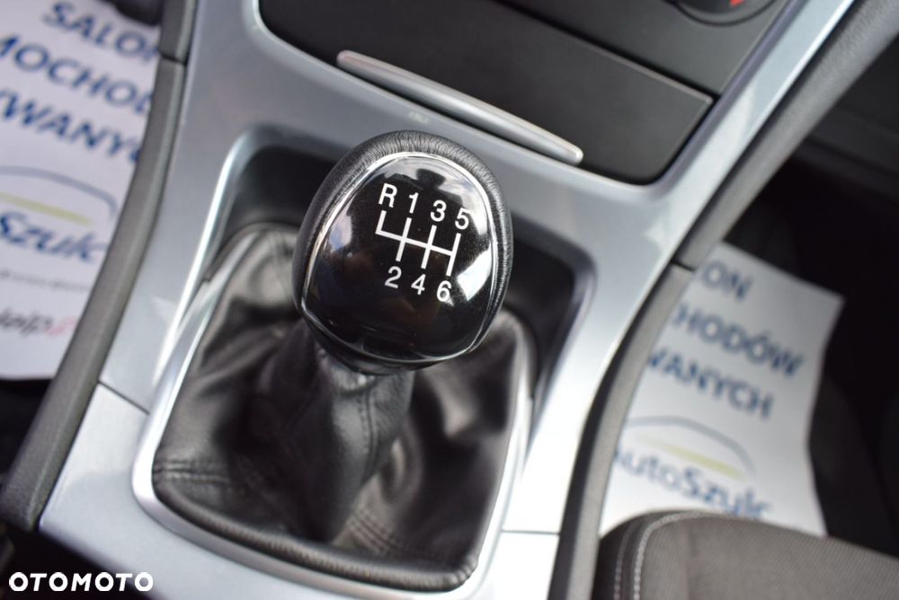 Ford Mondeo - 32