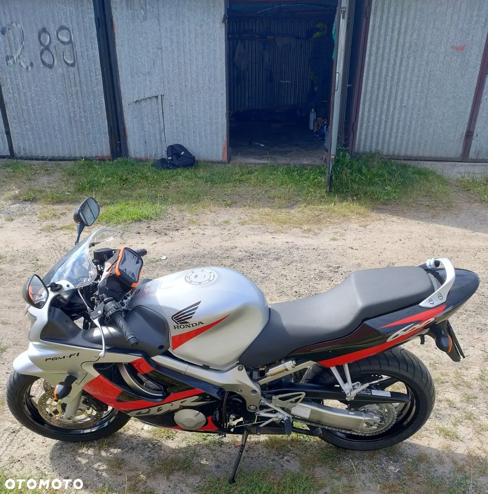 Honda CBR - 6