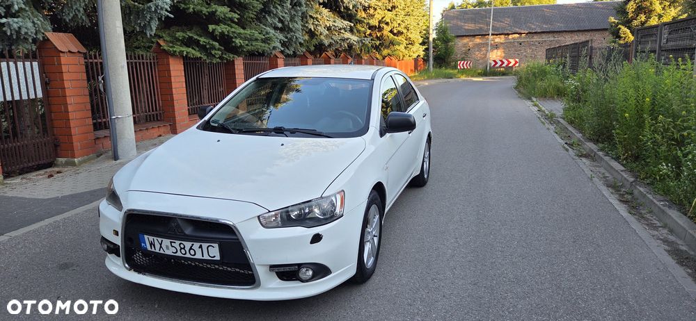 Mitsubishi Lancer 1.5 Inform - 1