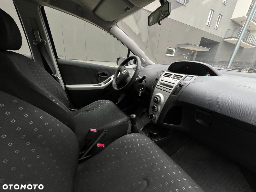 Toyota Yaris - 7