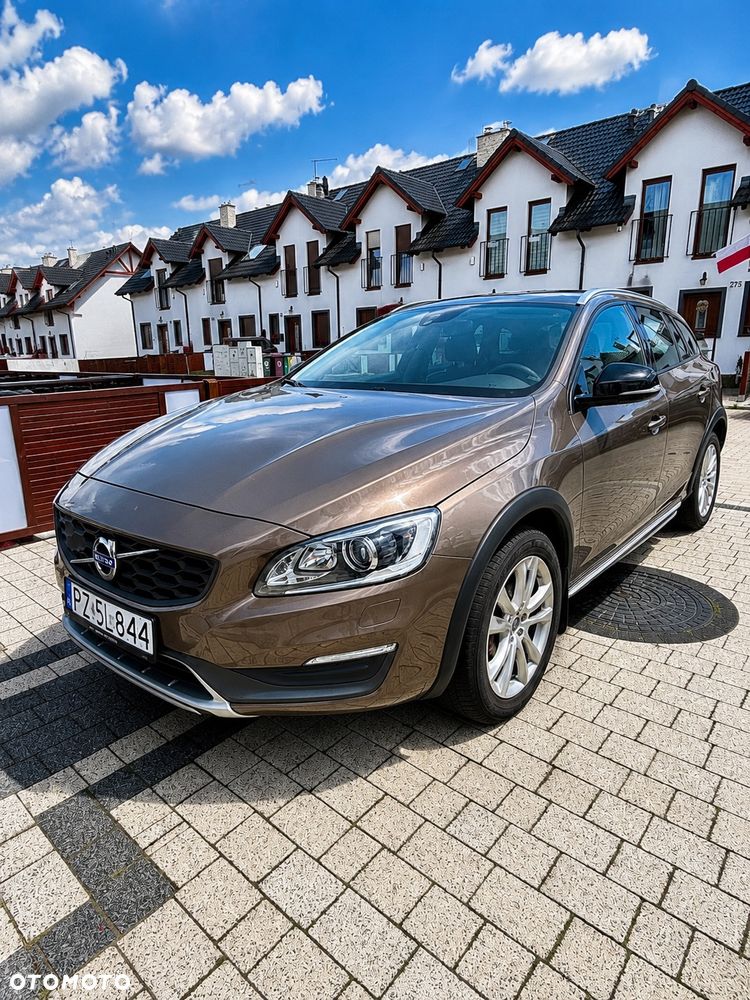 Volvo V60 Cross Country D4 Drive-E Summum - 1