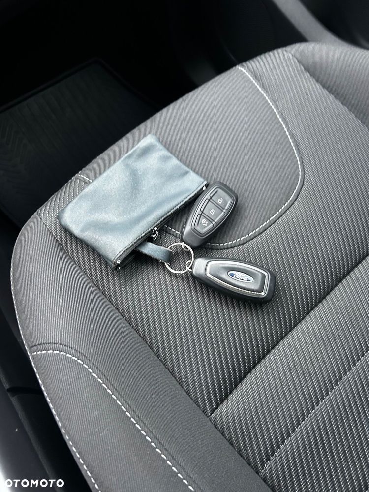 Ford Kuga 1.6 EcoBoost 2x4 Individual - 17