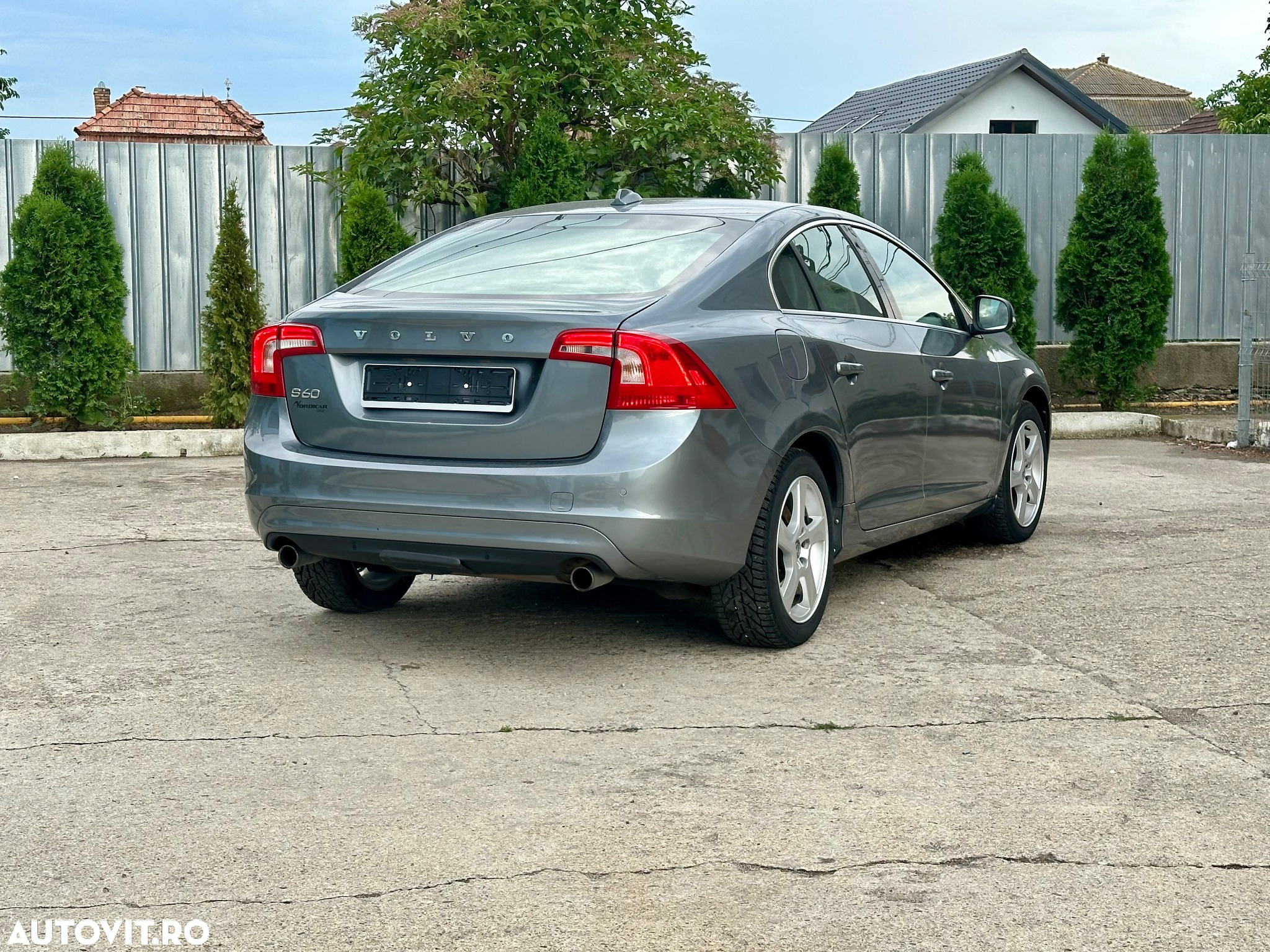 Volvo S60 T3 Powershift Kinetic - 3