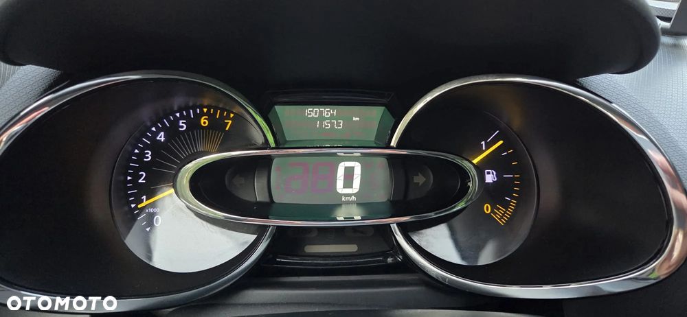 Renault Clio TCe 90 INTENS - 17