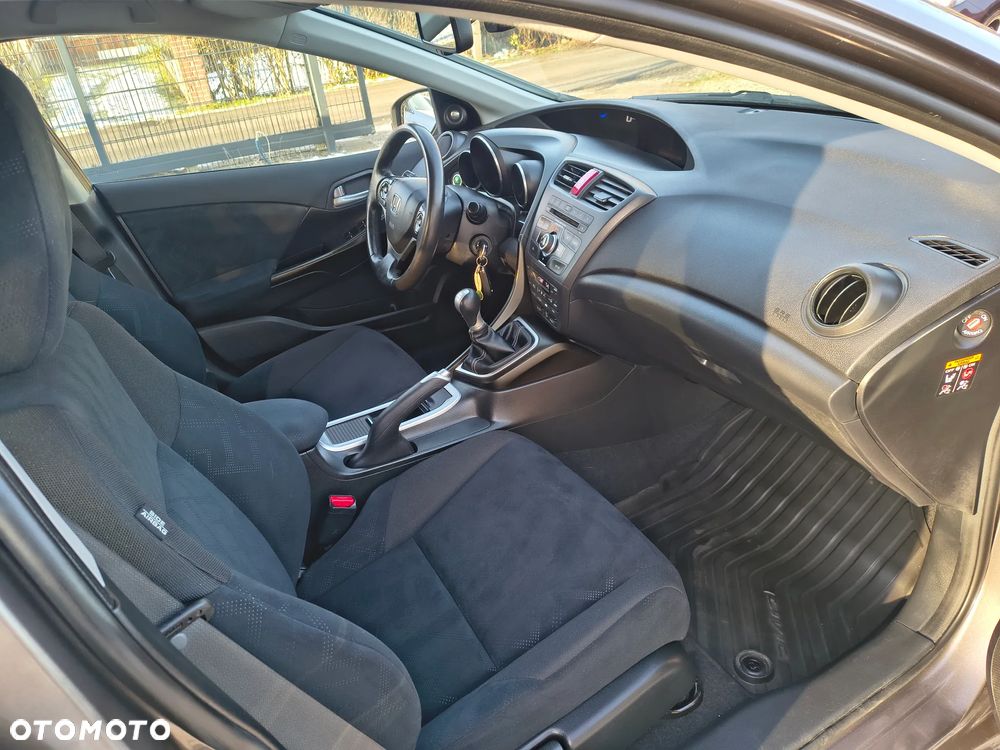 Honda Civic 1.8 i-VTEC Lifestyle - 27