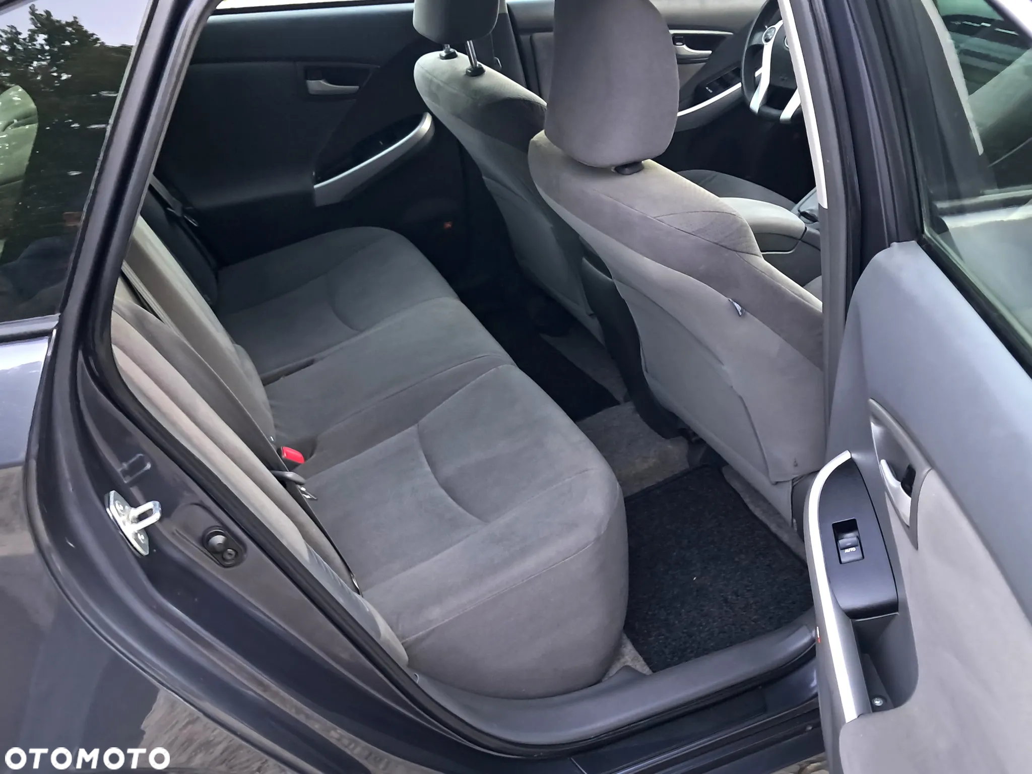 Toyota Prius Plug-in 1.8 HSD Premium - 16