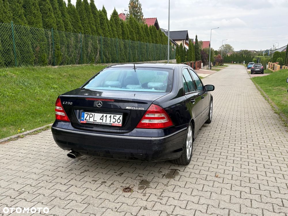 Mercedes-Benz C-Class 2006 photo 5