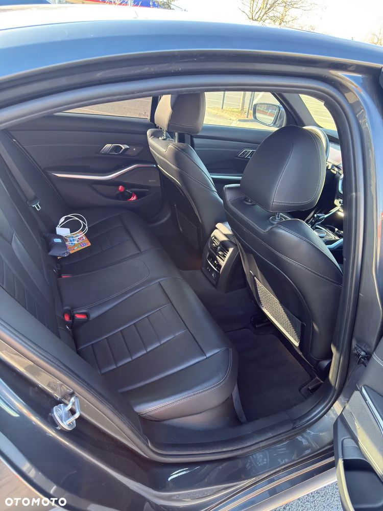 BMW Seria 3 M340i xDrive - 10