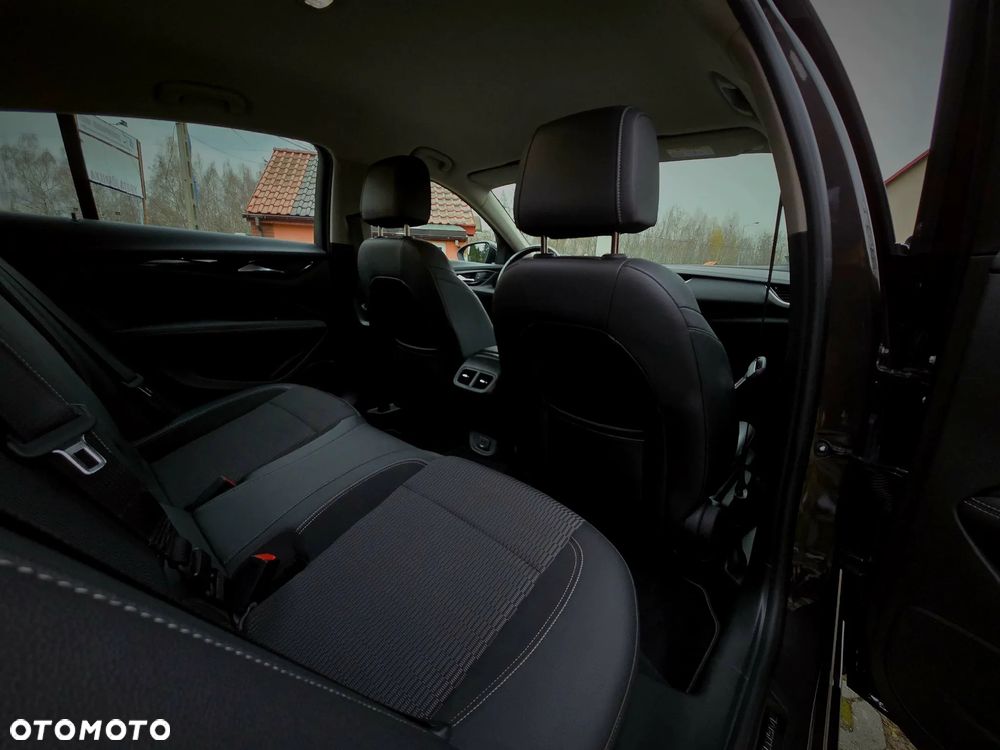 Opel Insignia 2.0 T Business Elegance S&S - 18