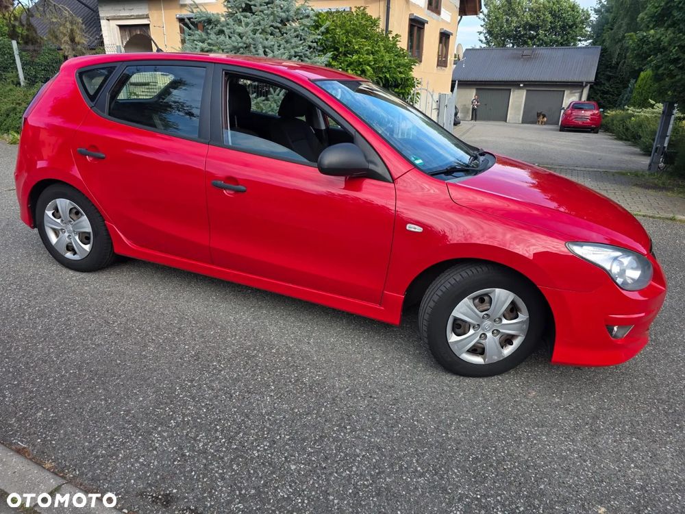 Hyundai i30 1.4 Base + - 23
