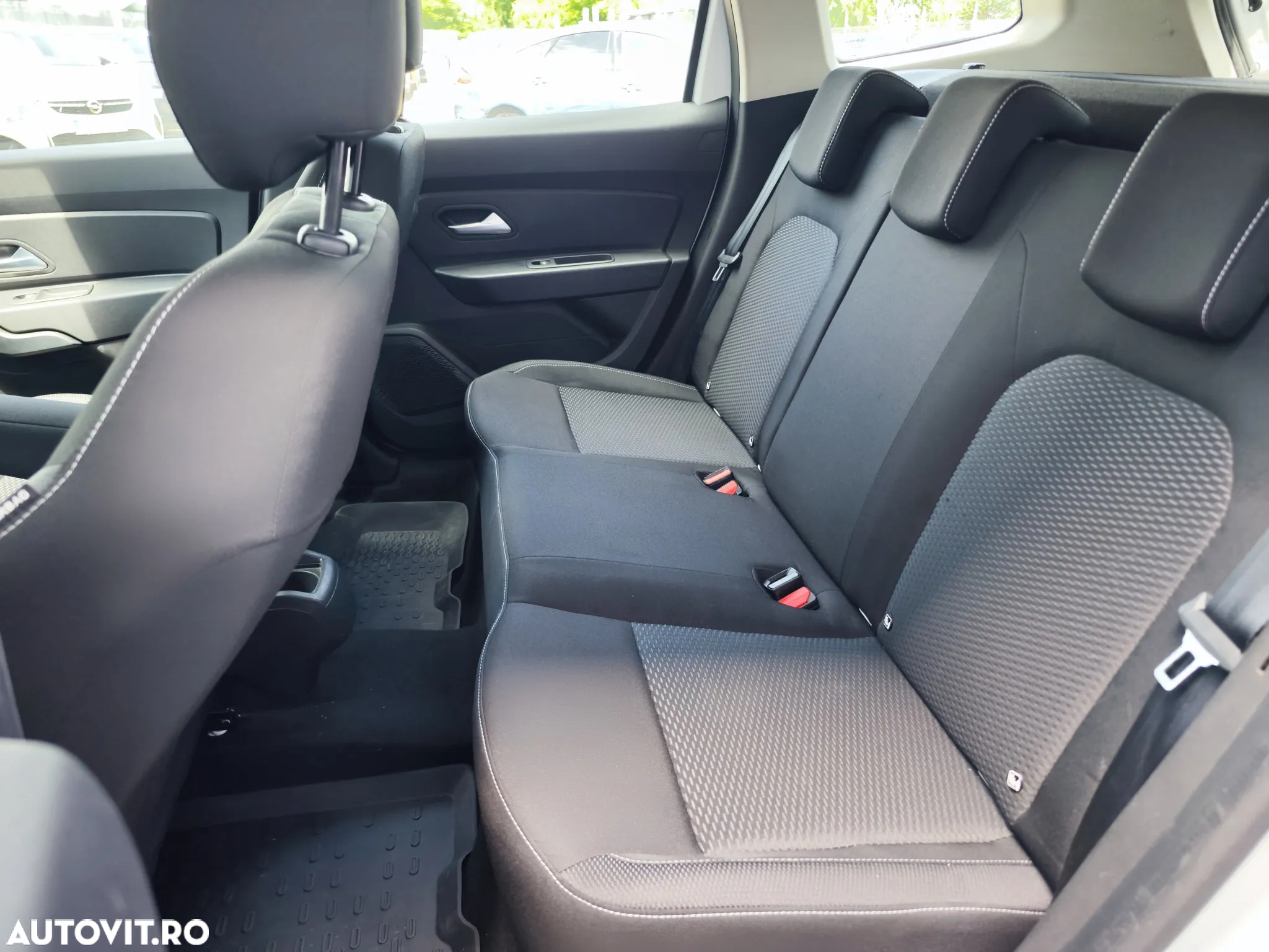 Dacia Duster 1.5 Blue dCi 4WD Comfort - 13