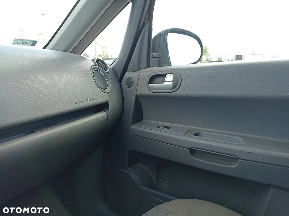 Mitsubishi Colt - 11