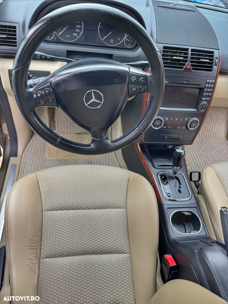 Mercedes-Benz A 200 - 12