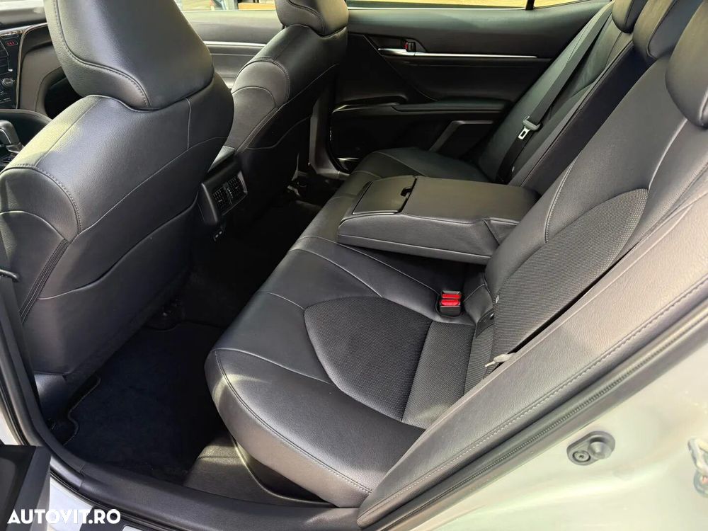 Toyota Camry 2.5 Dynamic - 24