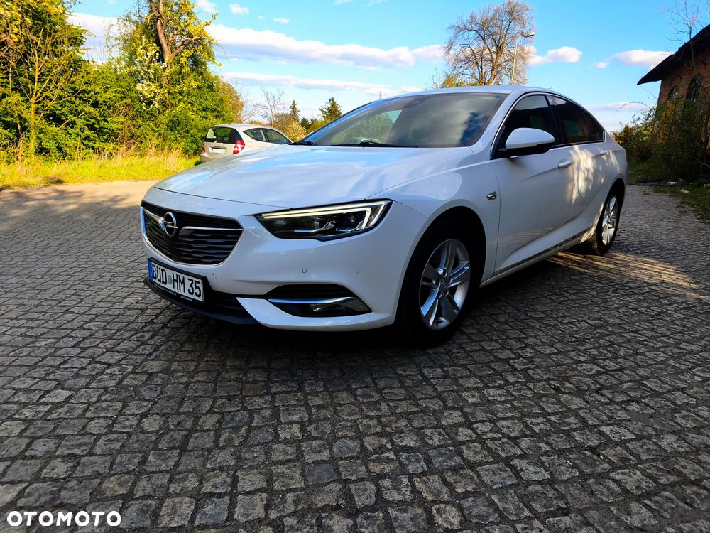 Opel Insignia - 1