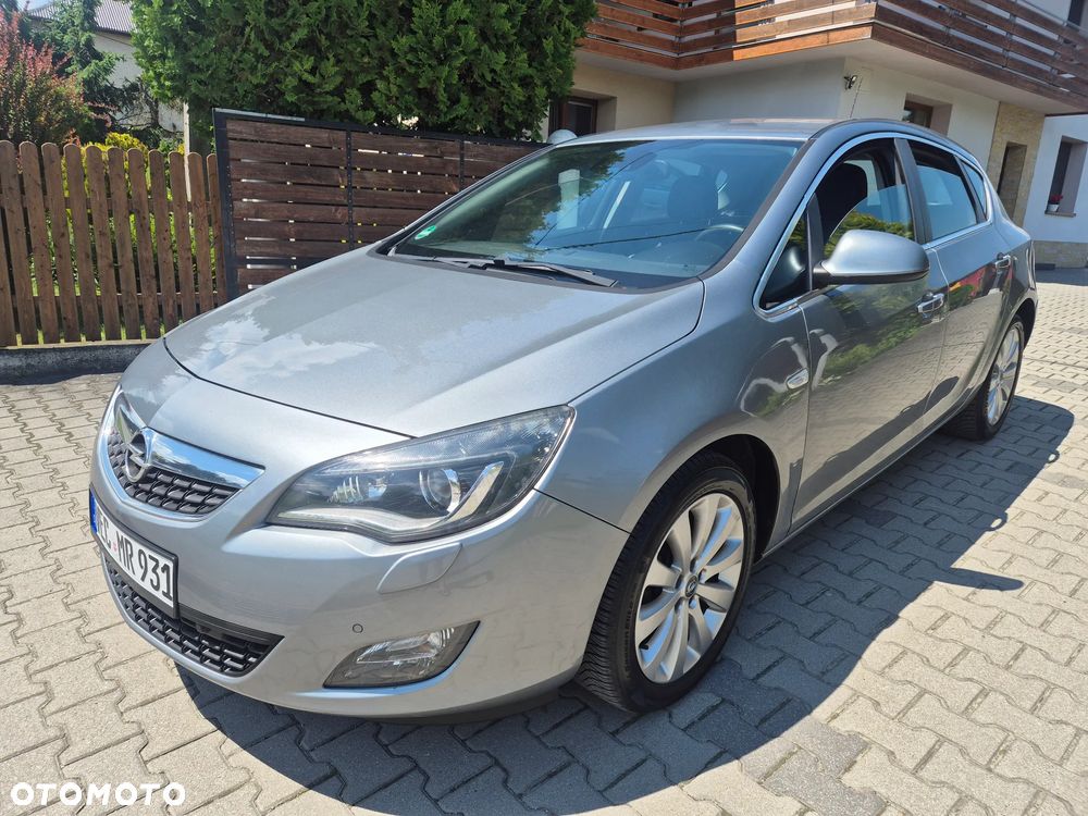 Opel Astra 1.4 Turbo Cosmo - 2