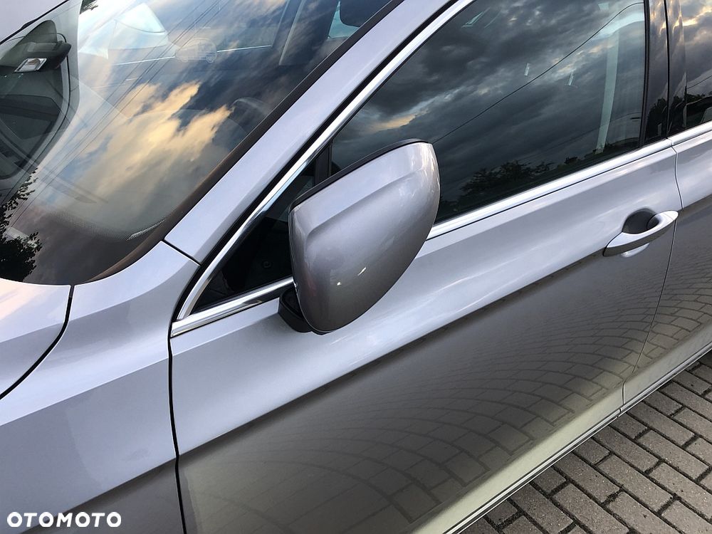 Volkswagen Passat 2.0 TDI BMT Highline - 30