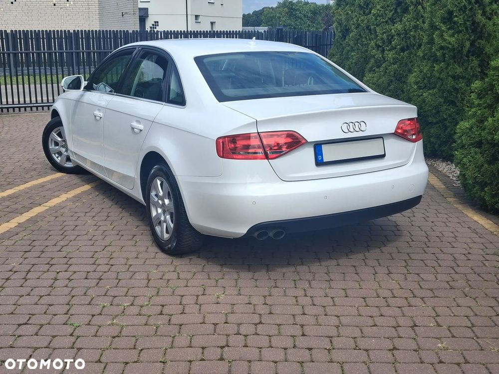 Audi A4 Limousine 2.0 TDI DPF - 8