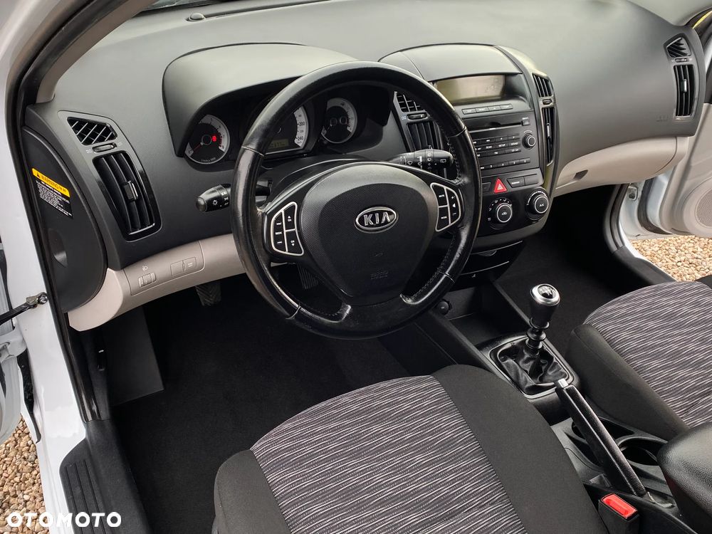 Kia Ceed 1.4 CVVT EX - 26