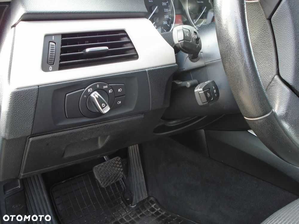 BMW Seria 3 318d - 12