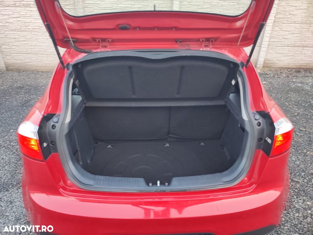 Kia Rio - 5