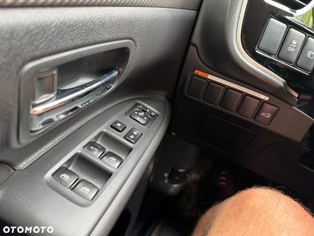Mitsubishi Outlander - 33