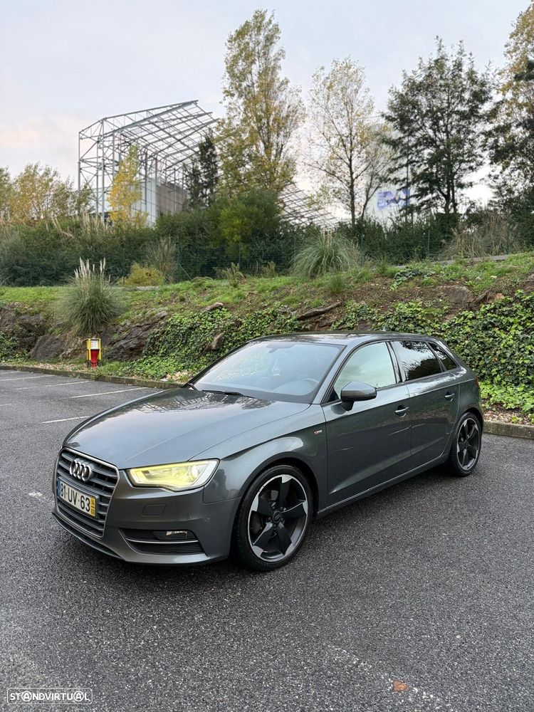 Audi A3 Sportback 1.6 TDI S line Sport Pack - 4