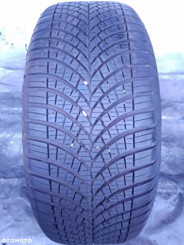 Goodyear Vector 4Seasons Gen-3 235/55 R17 103Y 2024 7.5-8mm - 1