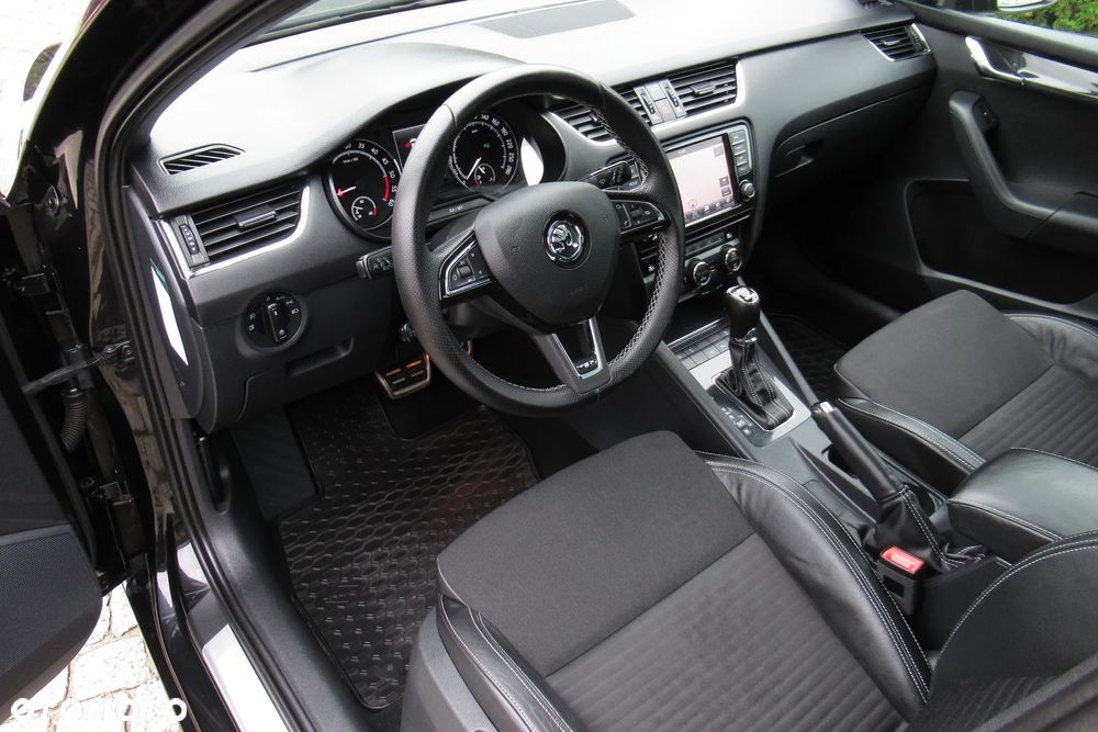 Skoda Octavia 2.0 TDI DSG RS - 22