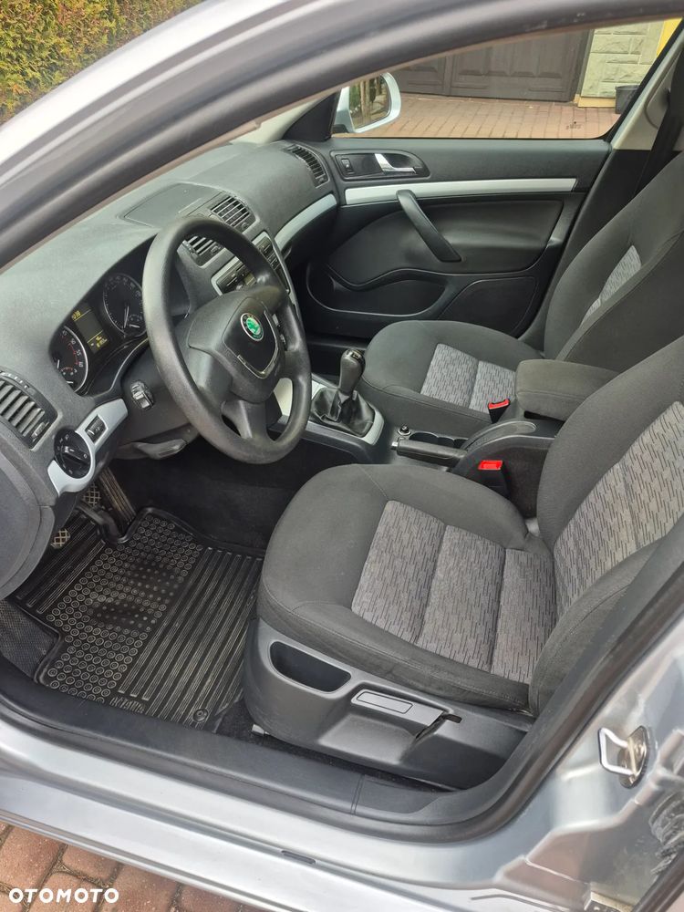 Skoda Octavia 1.9 TDI DPF Ambiente - 8