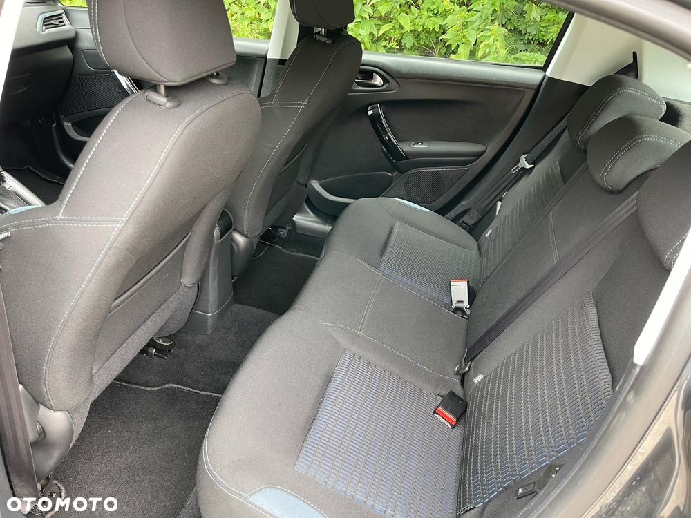 Peugeot 208 1.2 PureTech Allure S&S - 8
