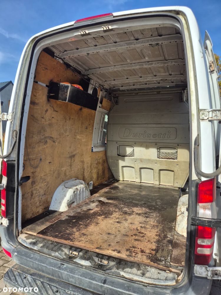 Mercedes-Benz Sprinter - 16
