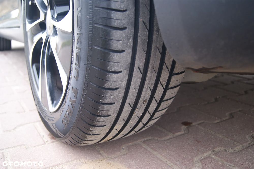 Volkswagen Touran 2.0 TDI Highline - 10