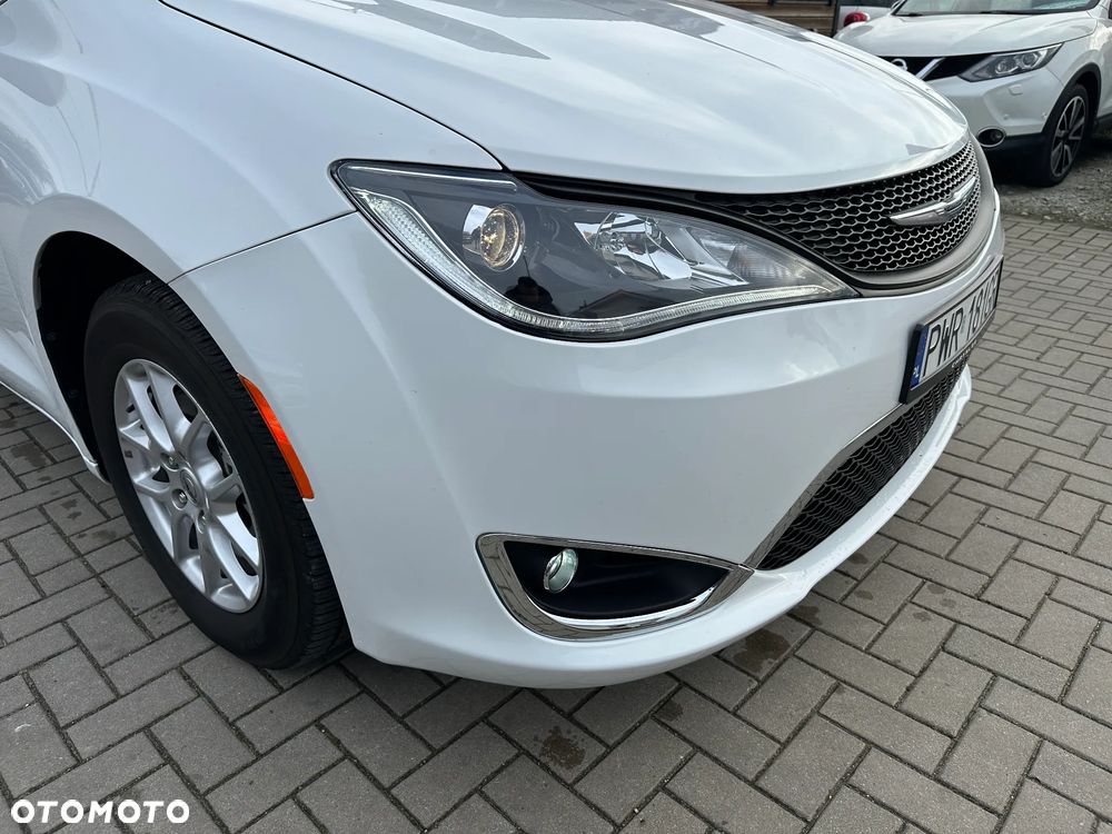 Chrysler Pacifica - 37