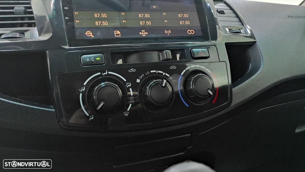 Toyota Hilux 2.5 D-4D 4WD CD T+Nav+PM - 38