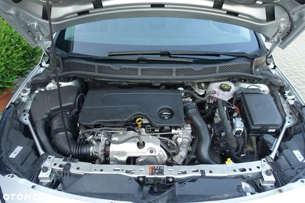 Opel Astra 1.6 D Start/Stop 120 Jahre - 34