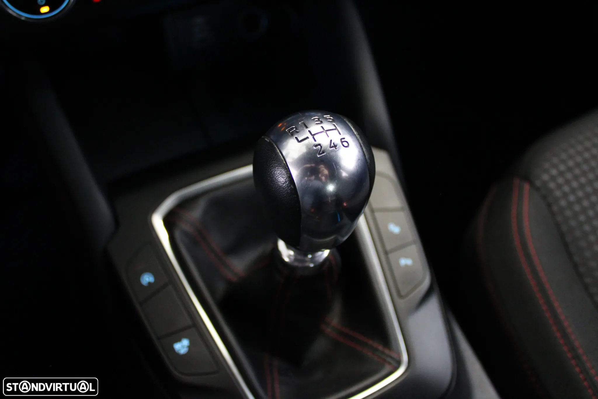 Ford Kuga 1.5 EcoBoost ST-Line - 17