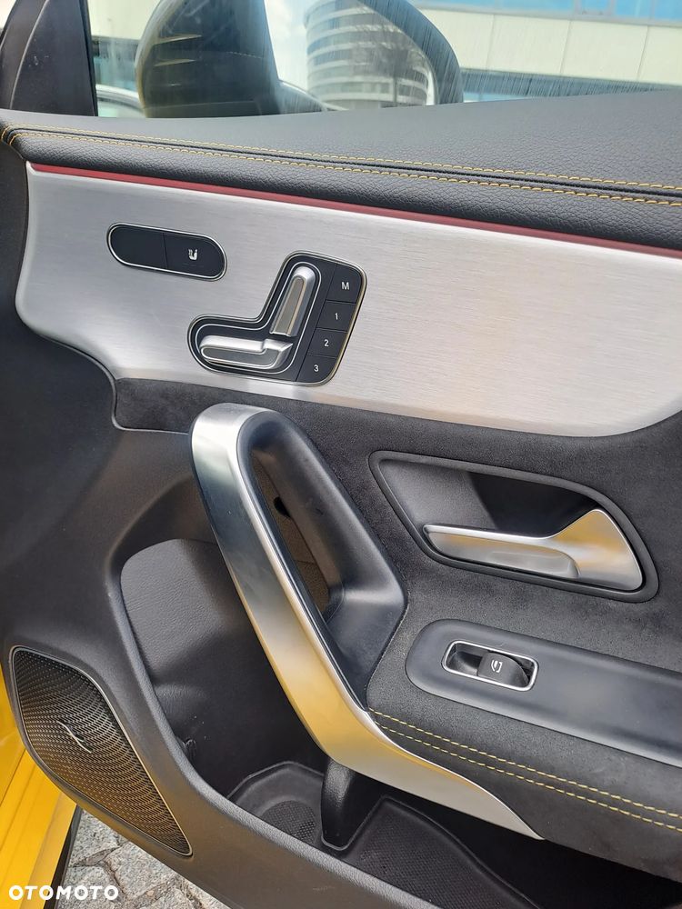 Mercedes-Benz CLA AMG 45 S 4-Matic+ 8G-DCT - 17